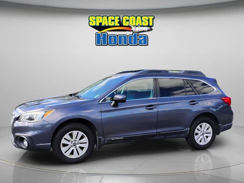 Used 2017 Subaru Outback 2.5i Premium image 3