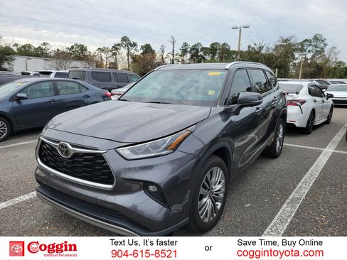 Used 2023 Toyota Highlander Platinum image 1