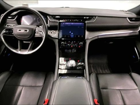 Used 2022 Jeep Grand Cherokee L Overland w/ Luxury Tech Group IV AWD/4WD image 18