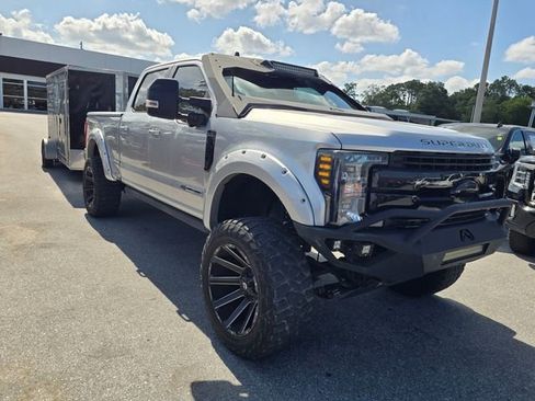 Used 2019 Ford F250 Lariat w/ Lariat Ultimate Package AWD/4WD image 4