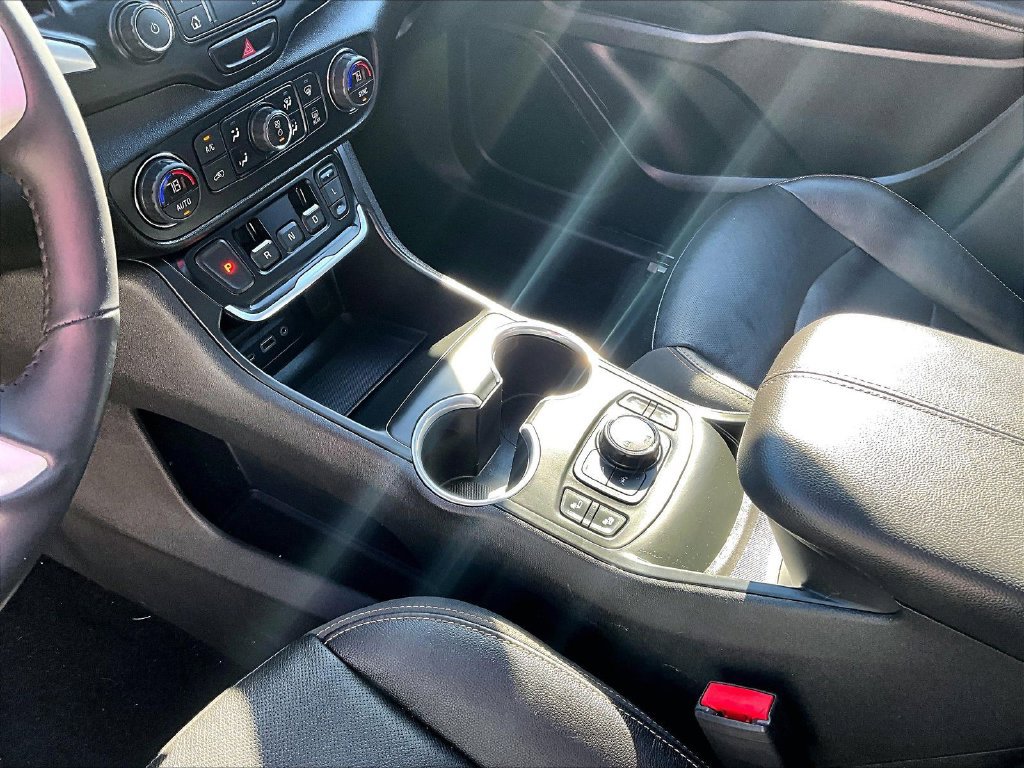 Used 2021 GMC Terrain SLT w/ Elevation Edition AWD/4WD image 23