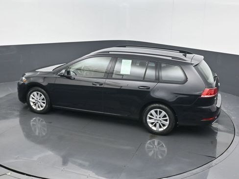 Used 2018 Volkswagen Golf S image 15