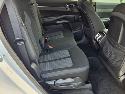 Certified 2026 Kia Sorento LX FWD image 16