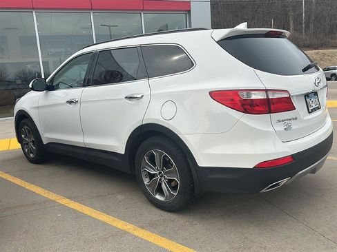 Used 2015 Hyundai Santa Fe GLS image 11