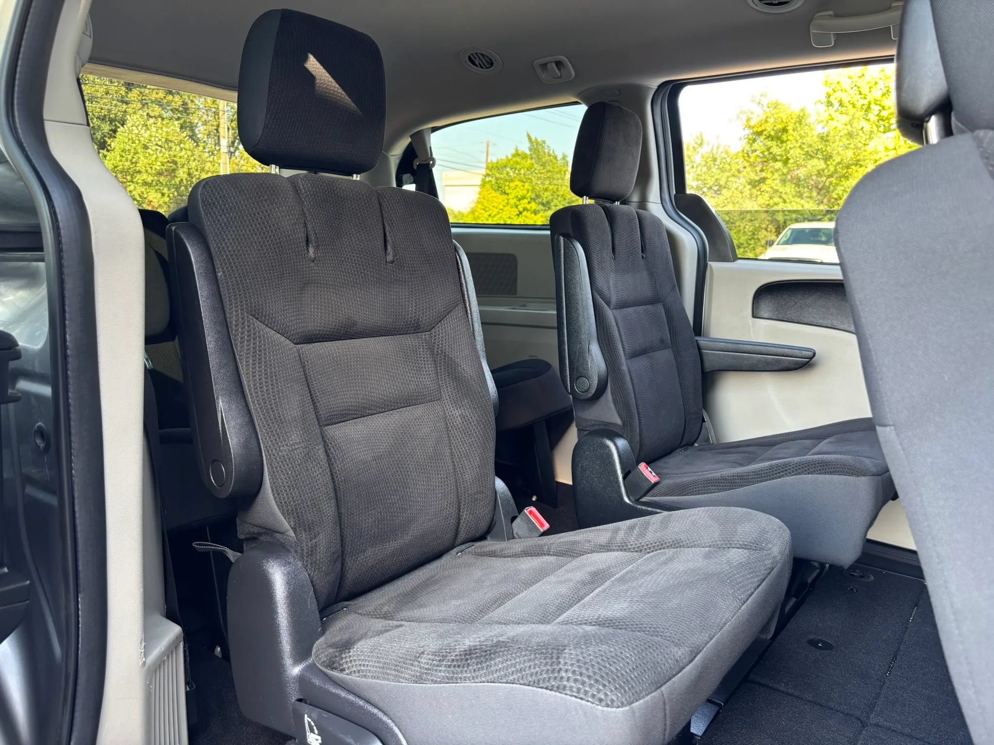 Used 2019 Dodge Grand Caravan SE w/ UConnect Hands-Free Group FWD image 46