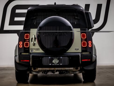 Used 2020 Land Rover Defender 110 HSE AWD/4WD image 11