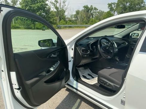 Used 2023 Chevrolet Malibu RS w/ LPO, Floor Liner Package FWD image 15