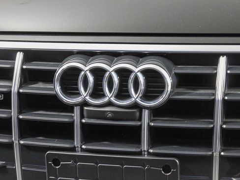 Used 2022 Audi Q5 2.0T Premium Plus w/ Premium Plus Package image 5