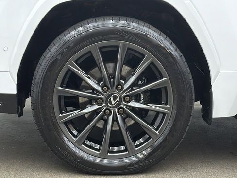 Used 2025 Lexus LX 700h F Sport image 12