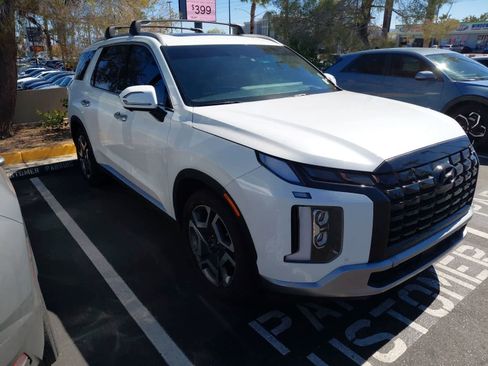 Used 2023 Hyundai Palisade Limited image 2