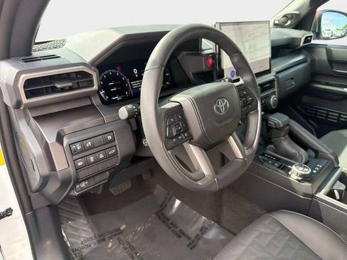 Used 2026 Toyota 4Runner 4WD image 21