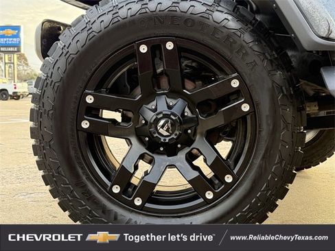 Used 2018 Jeep Wrangler Unlimited Sahara image 10