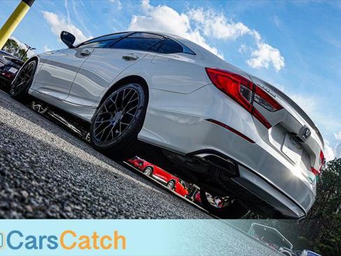 Used 2018 Honda Accord Touring image 5