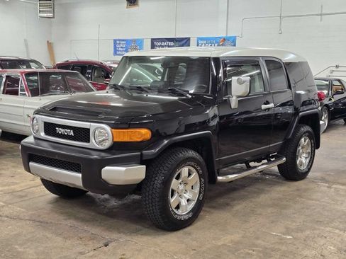 Used 2010 Toyota FJ Cruiser 4WD image 2