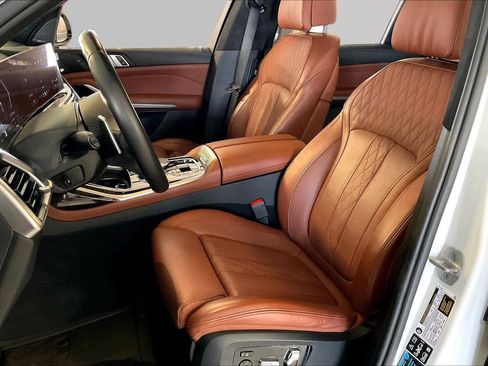 Used 2024 BMW X7 xDrive40i w/ M Sport Package AWD/4WD image 7