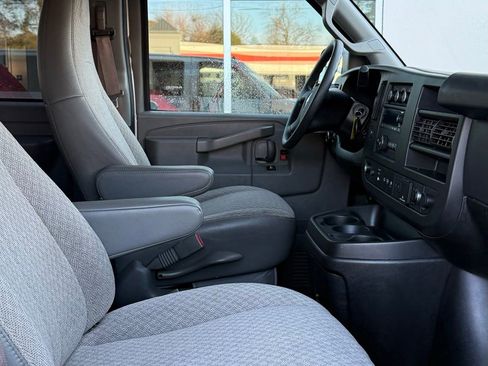Used 2019 Chevrolet Express 3500 LT w/ LT Preferred Equipment Group image 9