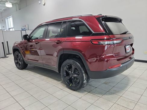 New 2026 Jeep Grand Cherokee Limited w/ Limited Altitude Package AWD/4WD image 4