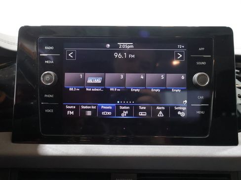 Used 2025 Volkswagen Jetta SE FWD image 30