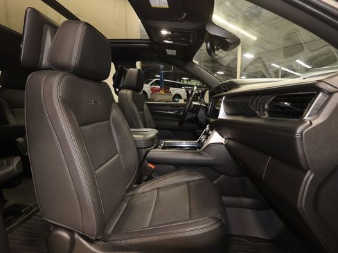 Certified 2023 GMC Yukon XL Denali w/ Advanced Technology Package AWD/4WD image 31