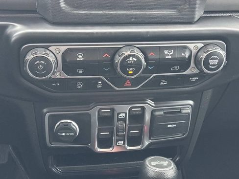 Used 2021 Jeep Wrangler Unlimited Willys image 19