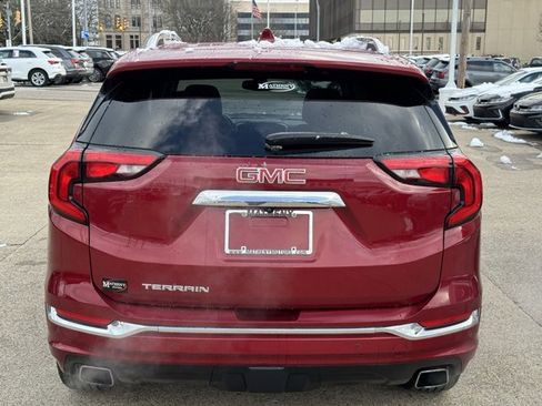 Used 2019 GMC Terrain Denali w/ Advanced Safety Package image 4
