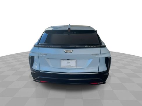 Certified 2024 Cadillac Lyriq Luxury AWD/4WD image 7