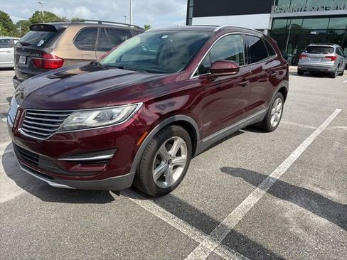 Used 2018 Lincoln MKC Premiere FWD image 2