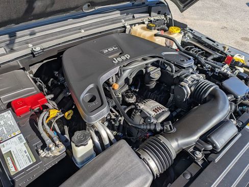 Used 2021 Jeep Gladiator Overland w/ Popular Equipment Package image 11