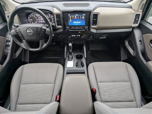 Used 2022 Nissan Frontier SV image 16
