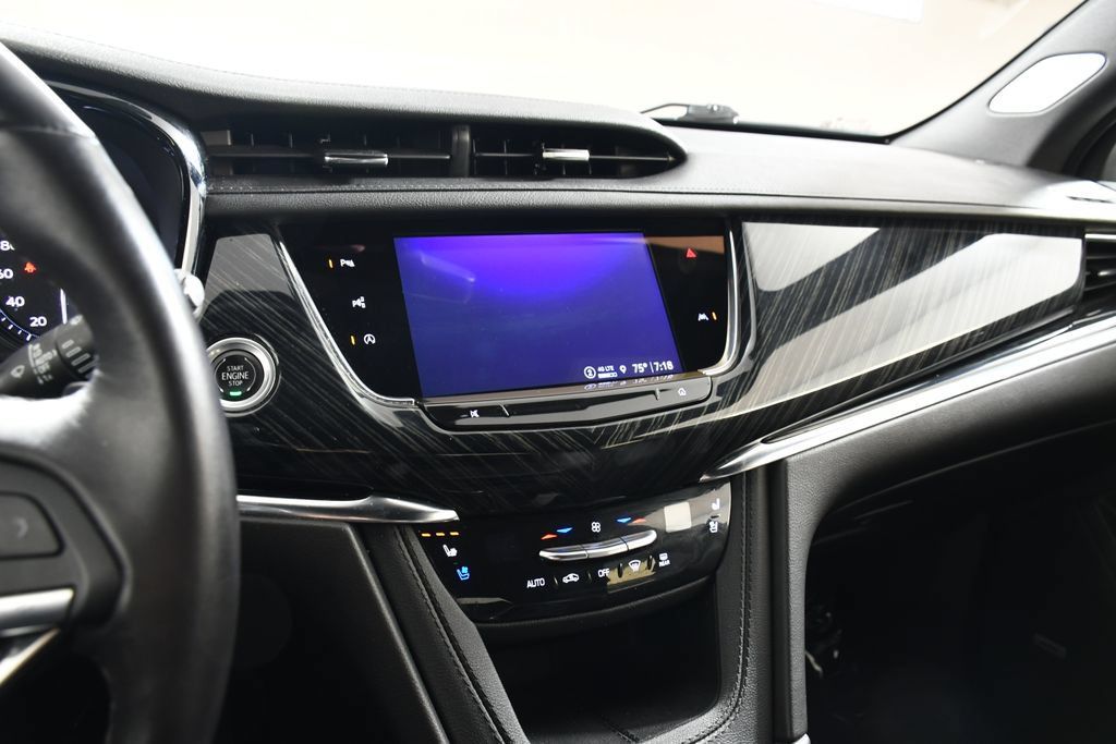 Used 2023 Cadillac XT6 Premium Luxury w/ Technology Package AWD/4WD image 33