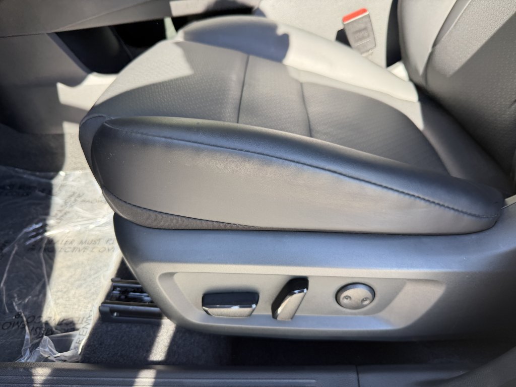 Used 2026 Nissan Rogue SV w/ SV Premium Package FWD image 30