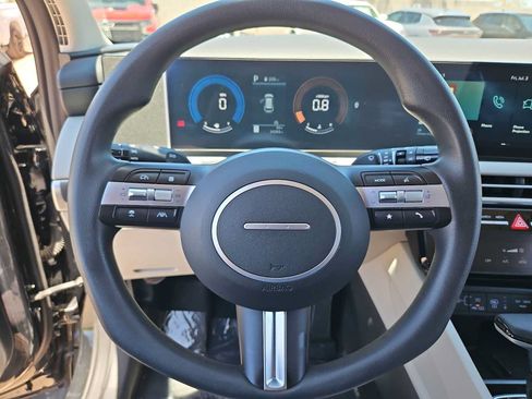 Used 2025 Hyundai Tucson SEL FWD image 22