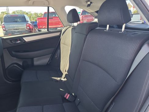Used 2018 Subaru Outback 2.5i Premium image 13