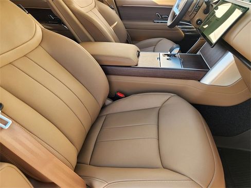 New 2026 Land Rover Range Rover SE image 10