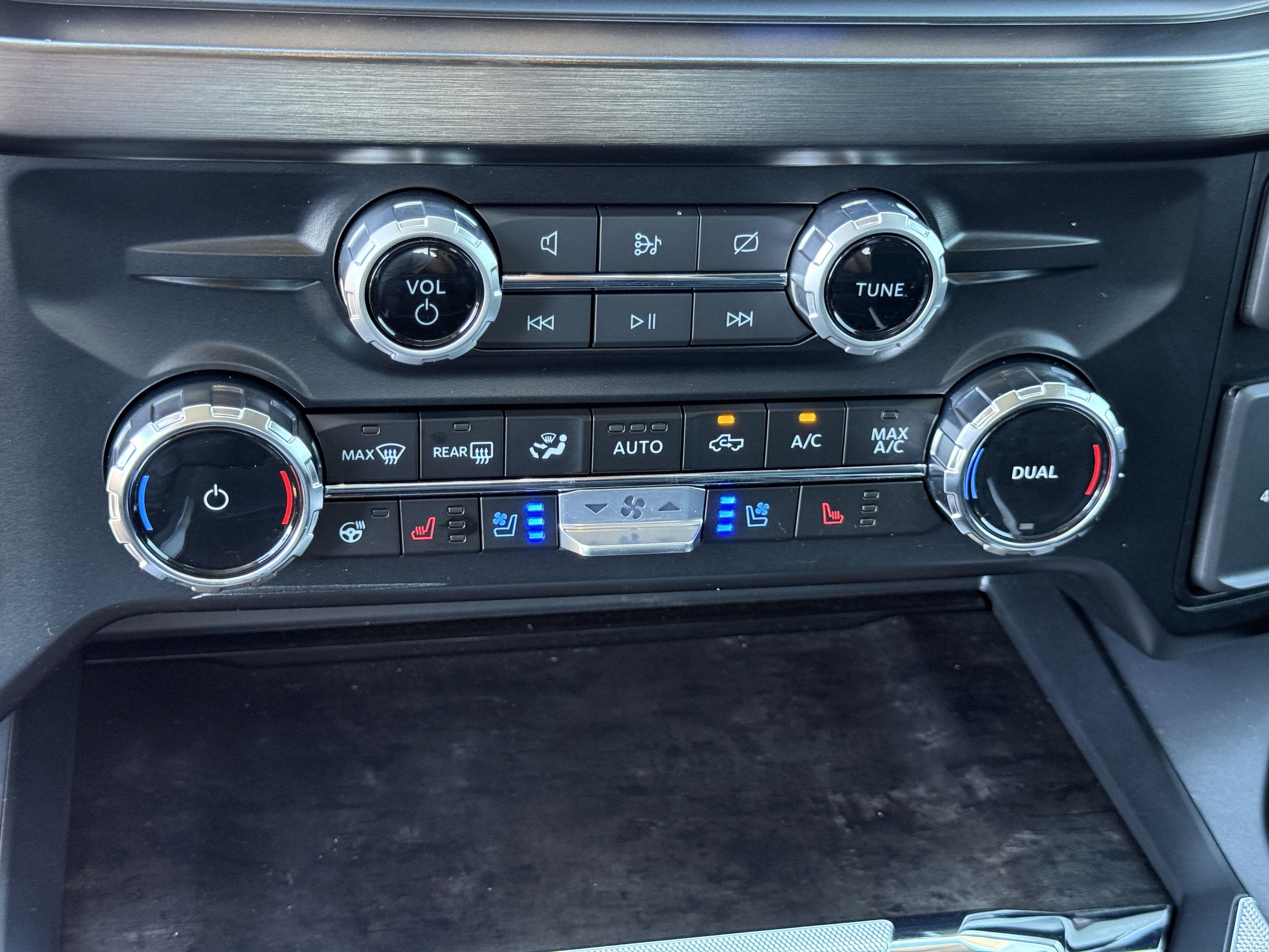 Used 2024 Ford F250 Lariat w/ Lariat Ultimate Package AWD/4WD image 25