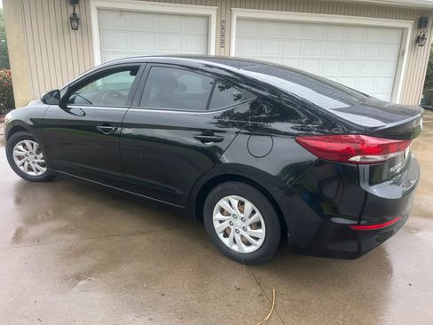 Used 2018 Hyundai Elantra SE FWD image 7