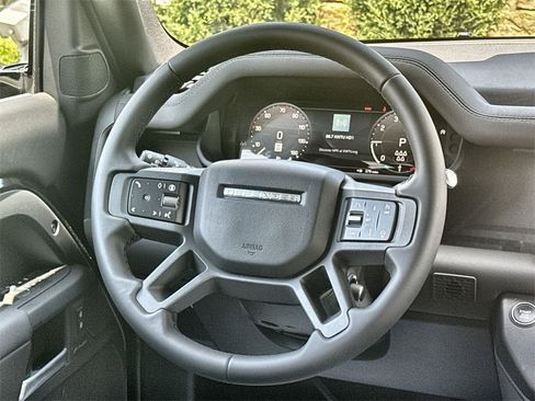 Used 2025 Land Rover Defender 110 S image 15
