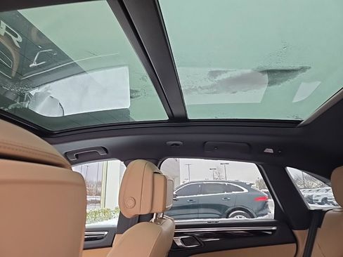 Used 2023 Porsche Macan S w/ Sport Chrono Package image 15