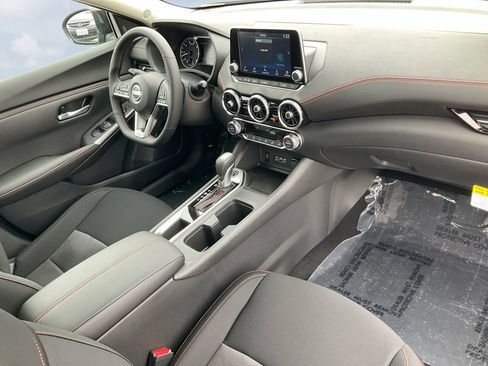 Certified 2025 Nissan Sentra SR image 27