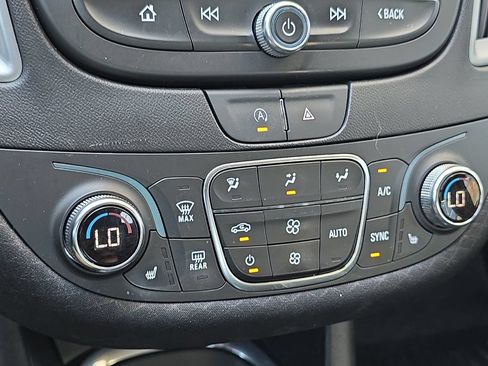 Used 2023 Chevrolet Malibu LT FWD image 19