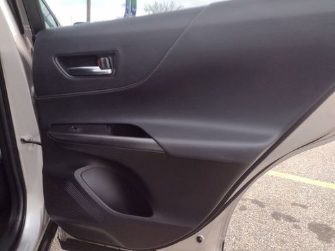 Used 2021 Toyota Venza XLE image 19