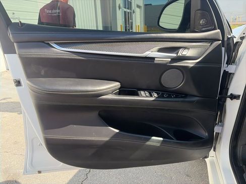 Used 2017 BMW X5 M image 13