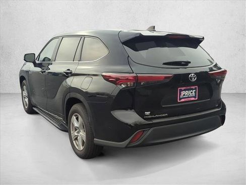 Certified 2024 Toyota Highlander LE image 8