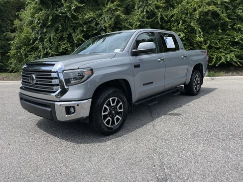Used 2020 Toyota Tundra Limited w/ Limited Premium Package AWD/4WD image 4