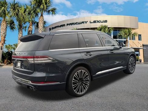 Used 2020 Lincoln Aviator Black Label w/ Class IV Trailer Tow Package AWD/4WD image 5