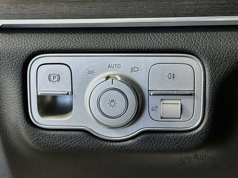 Used 2025 Mercedes-Benz GLS 450 4MATIC image 10