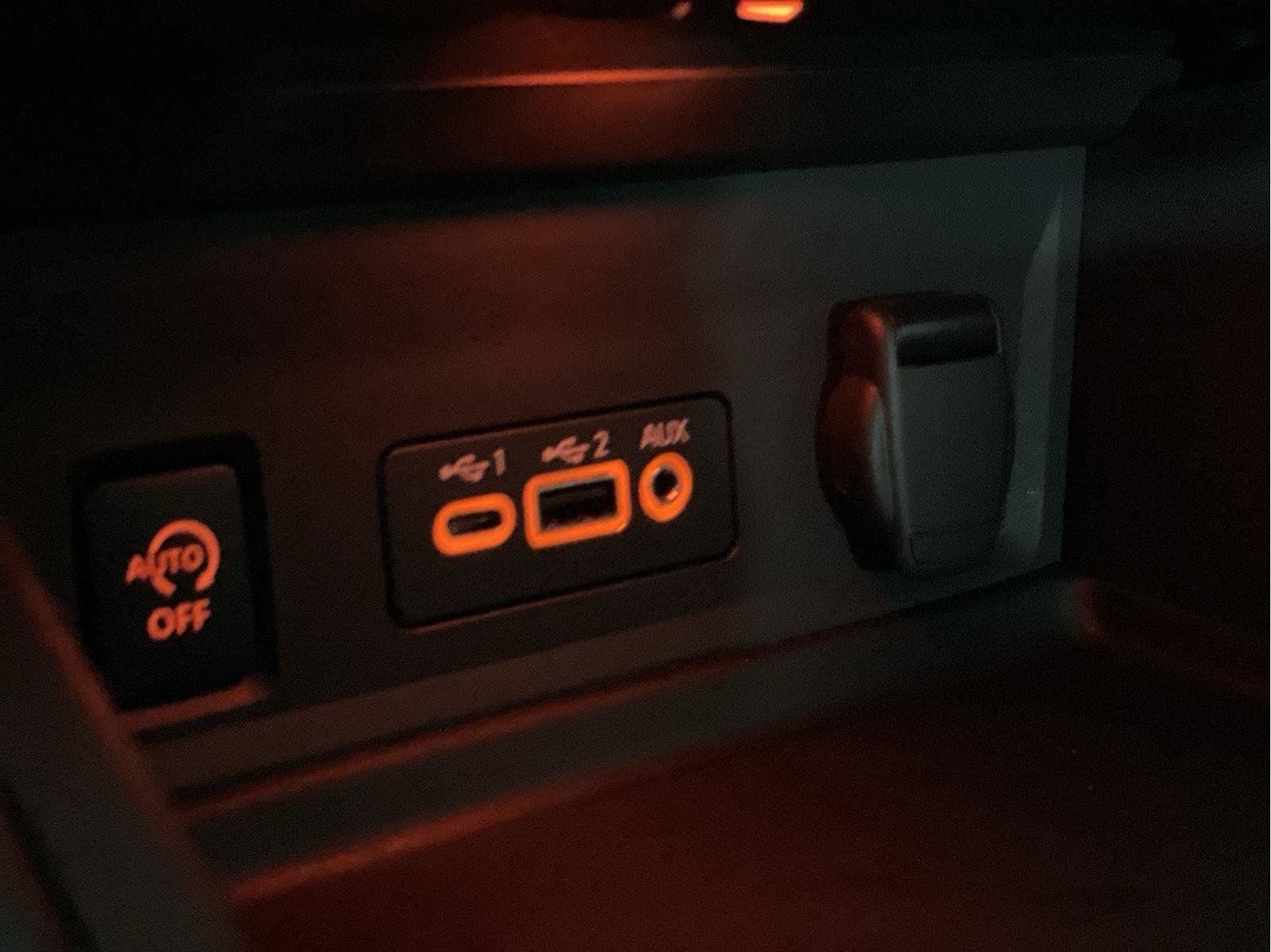 Used 2024 Nissan Sentra SV FWD image 35