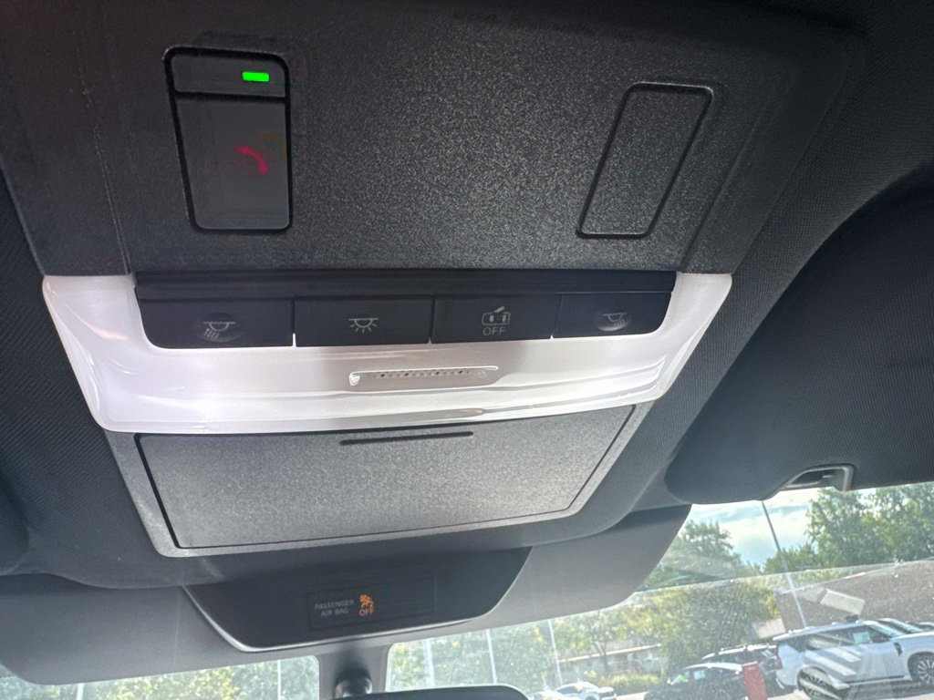 Used 2025 Nissan Pathfinder Rock Creek AWD/4WD image 23