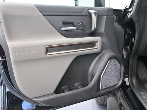 New 2025 GMC Hummer EV 2X image 18