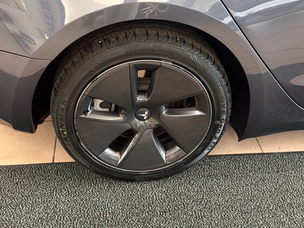Used 2023 Tesla Model 3 Long Range AWD/4WD image 18